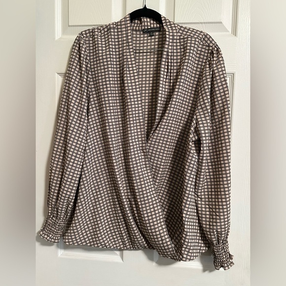 Adrianna Papell Tops - Adrianna Papell Pink Wrap style top. Great Sleeves. Modesty Button Size XL